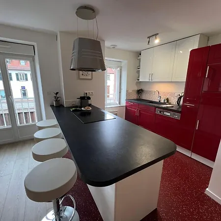 Apartment Les Rives Du Chateau, 90m2, Vue Sur Le Canal