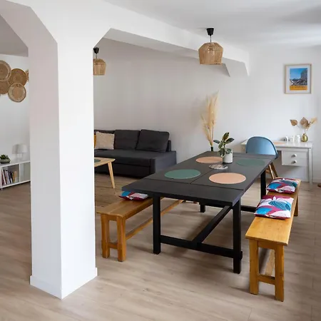 Les Rives Du Chateau, 90m2, Vue Sur Le Canal Apartment