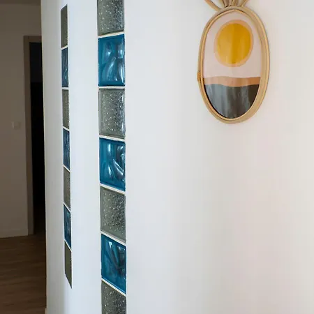 Les Rives Du Chateau, 90m2, Vue Sur Le Canal Apartment