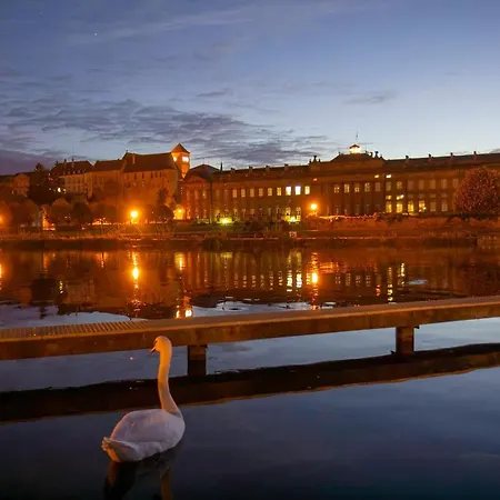 Apartment Les Rives Du Chateau, 90m2, Vue Sur Le Canal Saverne